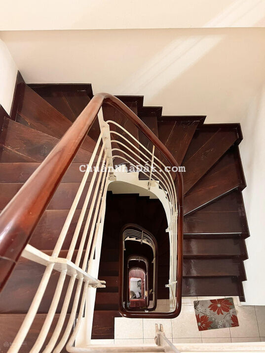 Bán nhà Nguyễn Đình Chiểu, 2 thoáng, 6 tầng, 50m2, MT 4m vài bước ra công viên, giá 9,5 tỷ