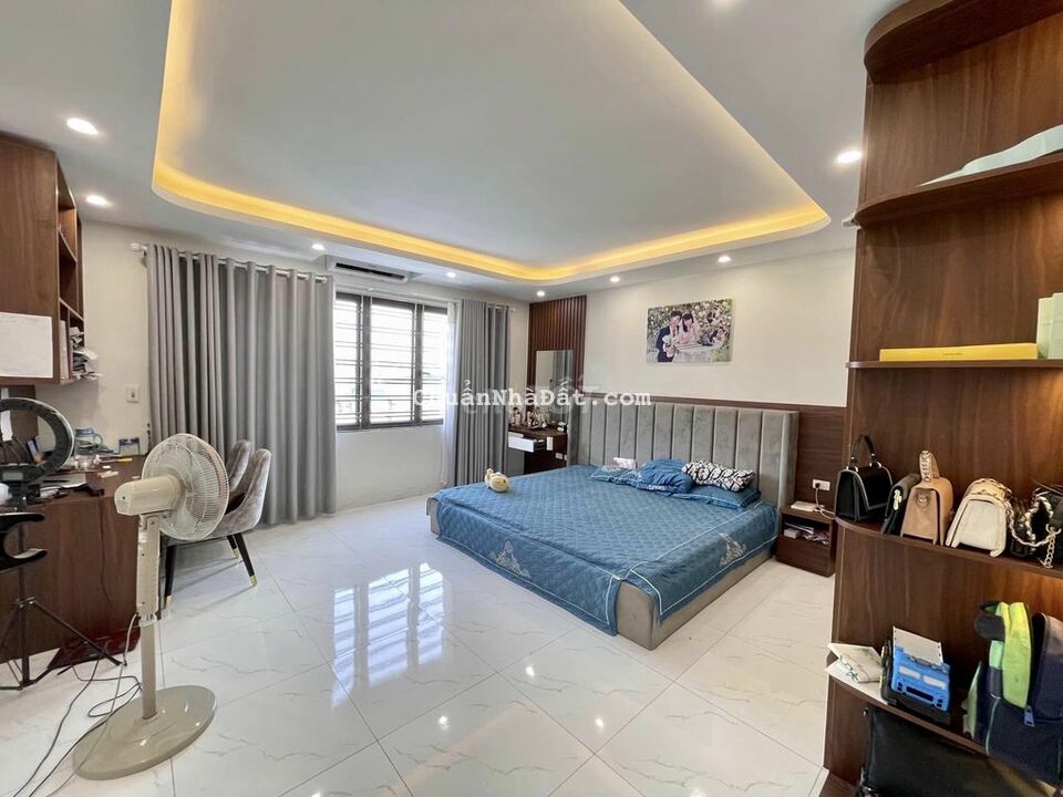 Bán nhà Trần Khát Chân - Ô tô - Thang Máy - 53m2 x 5 tầng chỉ 6.5 tỷ