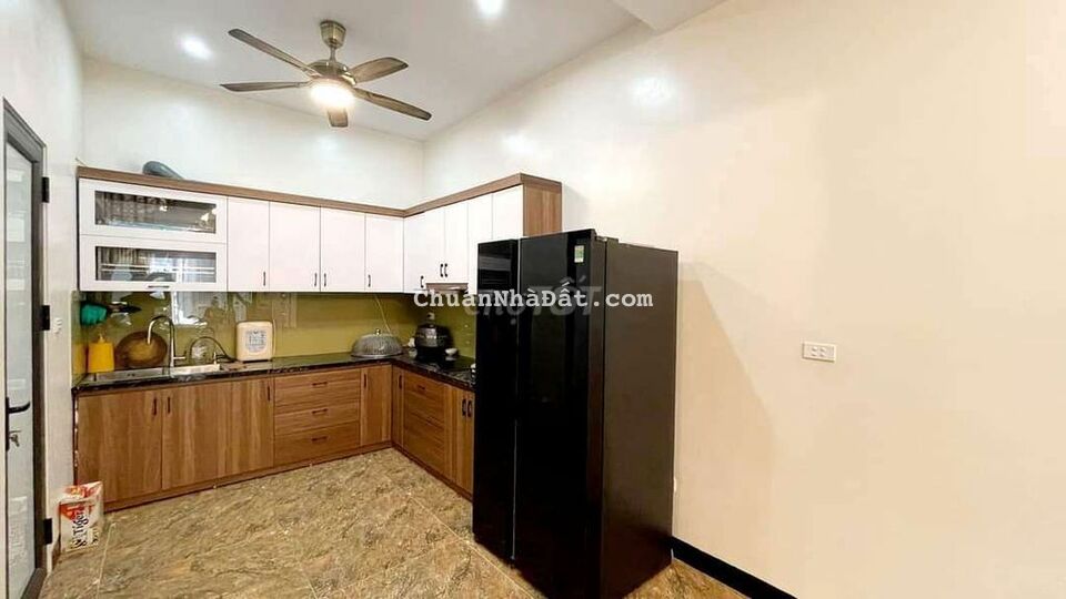 Cần bán nhà mặt phố HỒNG MAI. HAI BÀ TRƯNG. Ô TÔ vào nhà. Dt 55m x 5t.