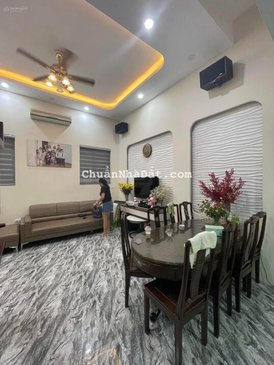 Siêu hiếm - bán nhà lô góc Tạ Quang Bửu, ô tô đua, 65m2, MT 7m, vừa ở vừa kinh doanh, giá 11 tỷ Siêu hiếm - bán nhà lô góc Tạ Quang Bửu, ô tô đua, 65m2, MT 7m, vừa ở vừa kinh doanh, giá 11 tỷ