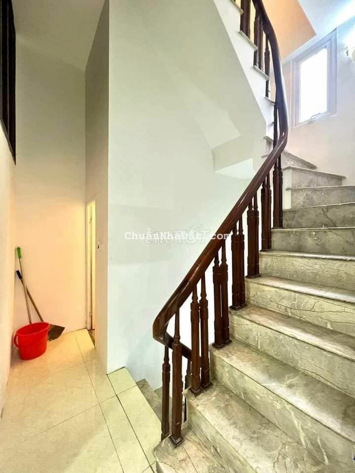 bán nhà  phố TRẦN KHÁT CHÂN - HBT  65m 3T mt 5m KDVP ô tô đỗ hơn 6 tỷ