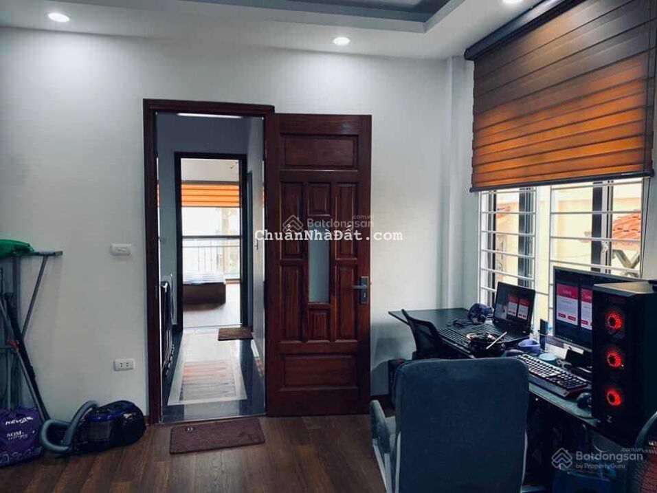 BÁN NHÀ PHỐ 8/3 HAI BÀ TRƯNG, DT 81m2, 5 TẦNG, GIÁ 8.9 Tỷ.