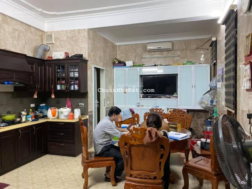 Bán nhà phố Tạ Quang Bửu, yên tĩnh ở sướng, 82m2, 9 tỷ 2