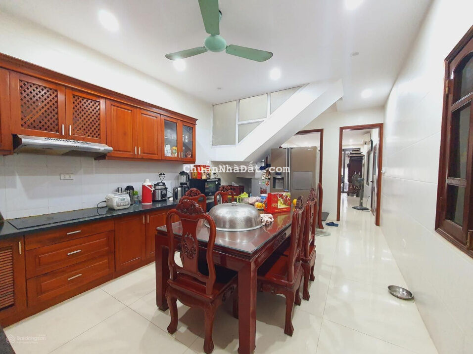 Phố Yên Lạc 90m2 x 3 tầng. Mặt tiền 4m. Giá 13.5 tỷ - Hai Bà Trưng