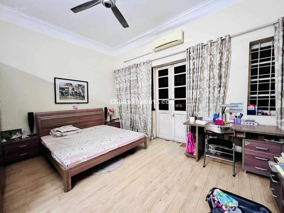 Vip Kim Ngưu mặt ngõ ô tô tránh gara, sân vườn để ô tô chủ thiện chí - giá 14.5 tỷ có thương lượng