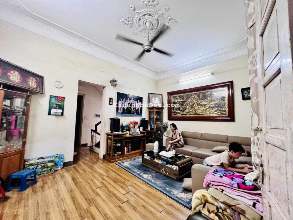 Vip Kim Ngưu mặt ngõ ô tô tránh gara, sân vườn để ô tô chủ thiện chí - giá 14.5 tỷ có thương lượng