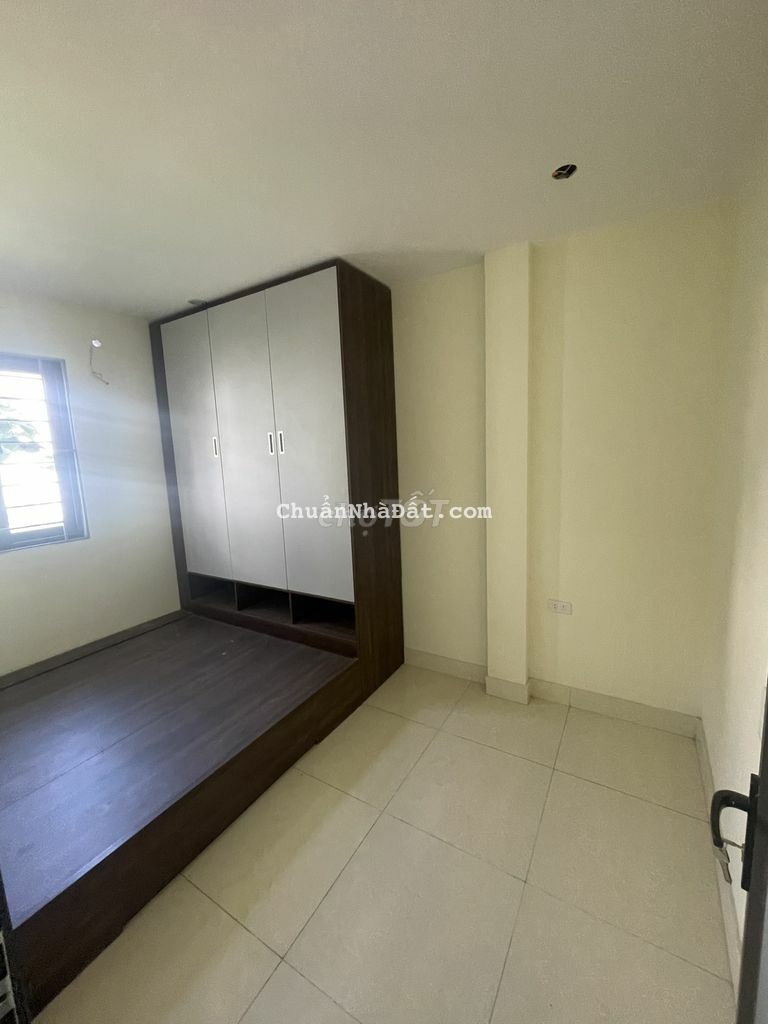 đông la 3 tầng 30m2 cách mặt đường ô tô tránh 20m 4 tầng 30m2 2,15 tỷ