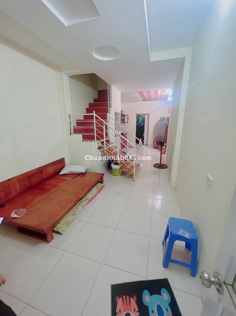 Nhà giá rẻ ngay gần chợ la phù 2 tầng 32m2 chỉ 1,55 tỷ