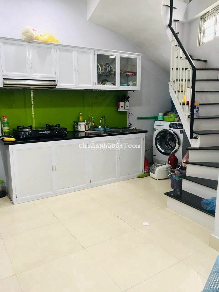 BÁN NHÀ DÂN XÂY 2 TẦNG TẠI LAI XÁ NGÕ THÔNG THOÁNG GẦN VỚI ĐƯỜNG 32