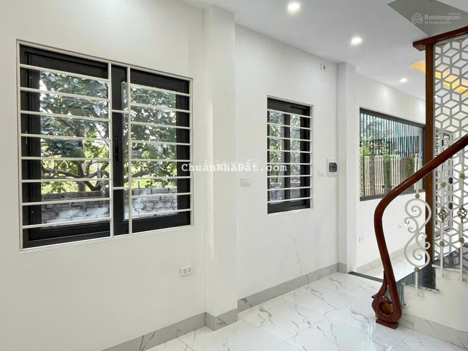 Bán căn nhà 32m2 xây 4 tầng gần Vinhomes giá chỉ 2.15 tỷ