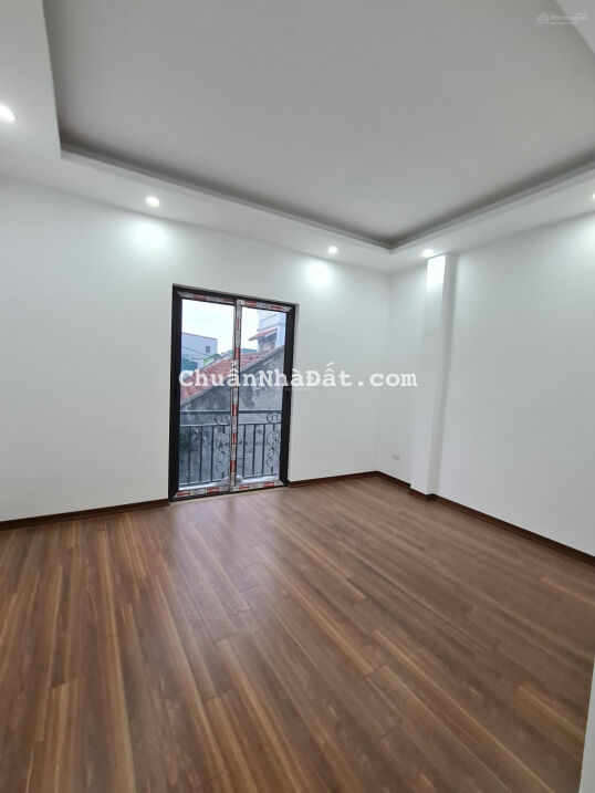 Bán căn nhà 33m2 xây 4 tầng gần khu đô thị Vinhomes, Thiên Đường Bảo Sơn