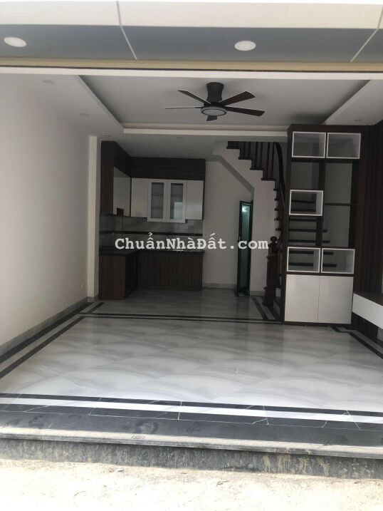 Bán căn nhà 36m2 xây 4 tầng ô tô đỗ cửa, đường ngõ thông thoáng, gần ngay sau khu D Geleximco.