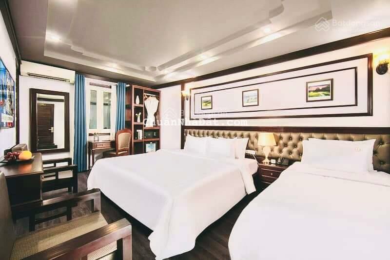 Chính chủ bán nhà phố Cổ, phố Đinh Liệt, Hoàn Kiếm, DT 60m2, MT 7m, 7 tầng, 15 tỷ