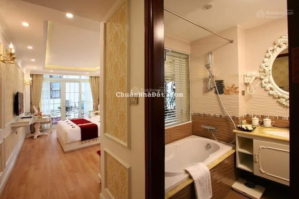 Bán khách sạn 70m2x7, phố Cổ - Hoàn Kiếm, giá 36,5 tỷ. Lô góc, dòng tiền 2,4tỷ/năm Bán khách sạn 70m2x7, phố Cổ - Hoàn Kiếm, giá 36,5 tỷ. Lô góc, dòng tiền 2,4tỷ/năm