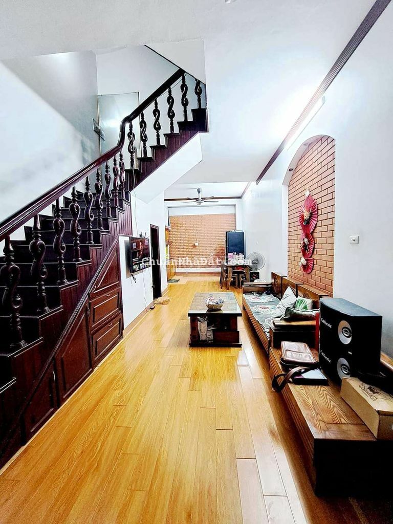 Bán Nhà Tân Mai,Hoàng Mai, cách 1 nhà ra mặt ngõ, 30m, 5 tầng, 3,4 tỷ