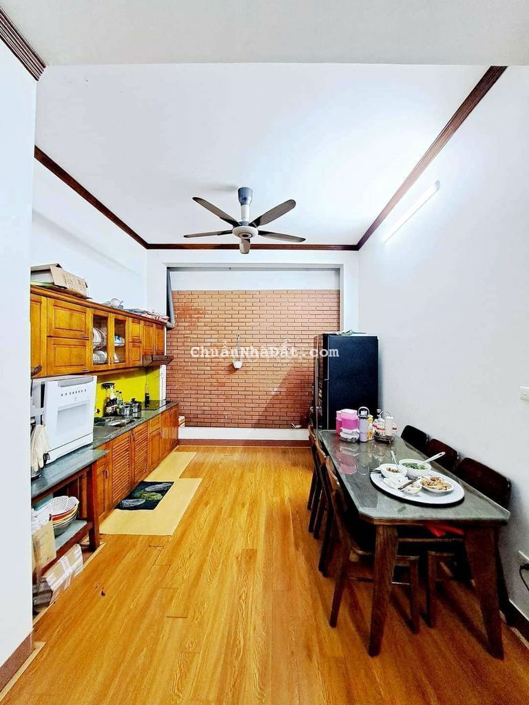 Bán Nhà Tân Mai,Hoàng Mai, cách 1 nhà ra mặt ngõ, 30m, 5 tầng, 3,4 tỷ