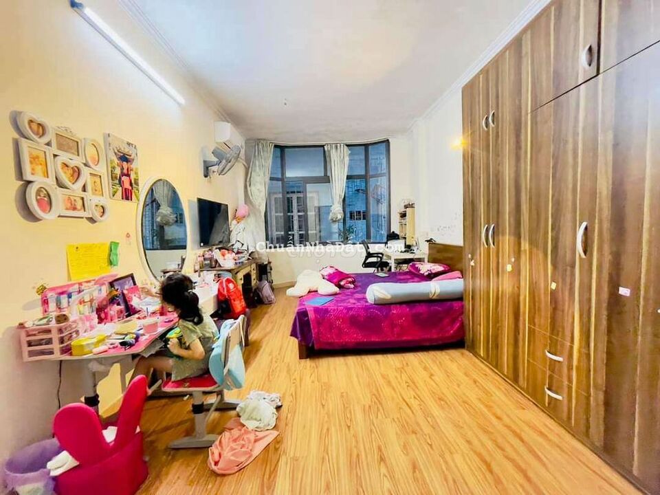 Ô TÔ TRÁNH GẦN - NGÕ THÔNG - TẶNG FULL NỘI THẤT