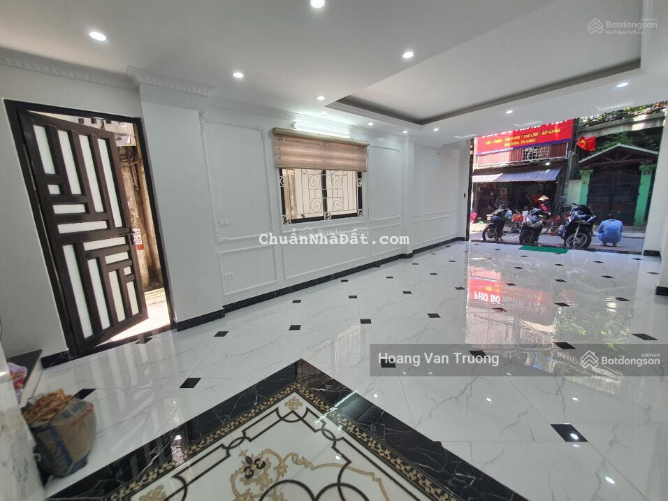 Chính chủ bán nhà 467 ngõ thông tại Lĩnh Nam, Hoàng Mai, HN. 36m2 x 5 T xây mới lô góc giá: 3.2 tỷ