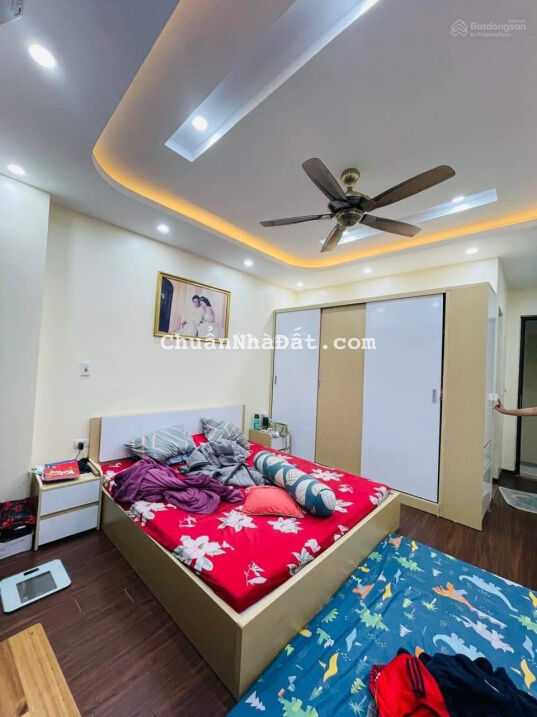 Sát hồ Đền Lừ - lô góc - hai thoáng - đẹp hiện đại nhỉnh 3 tỷ