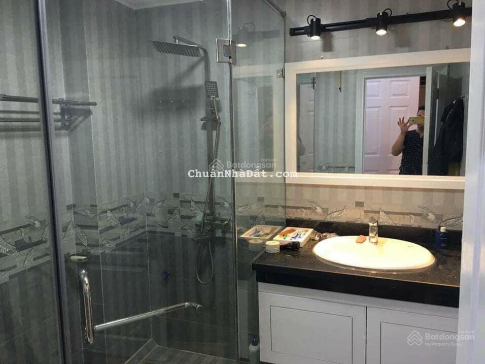 Bán nhà mặt gõ Gốc Đề, 37m2x5T, MT 4m, 5 tỷ, ngõ rộng