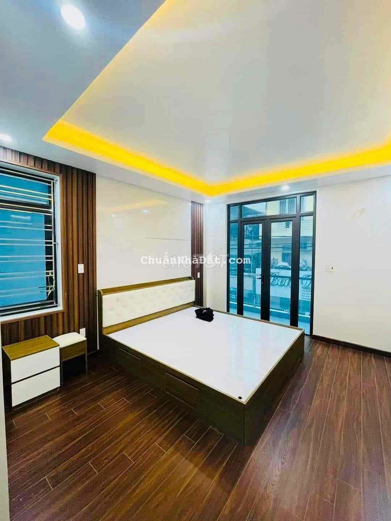 Đẳng’S Cấp! lô góc ô tô đỗ cổng nhà nhà phố Hoàng Mai dt 38.5m x 5t,