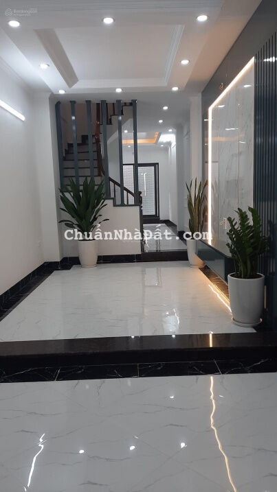 Bán nhà Tân Mai, nhà phân lô, hai thoáng, ô tô đỗ 15m, 38m2, 4 ngủ, 3,69 tỷ