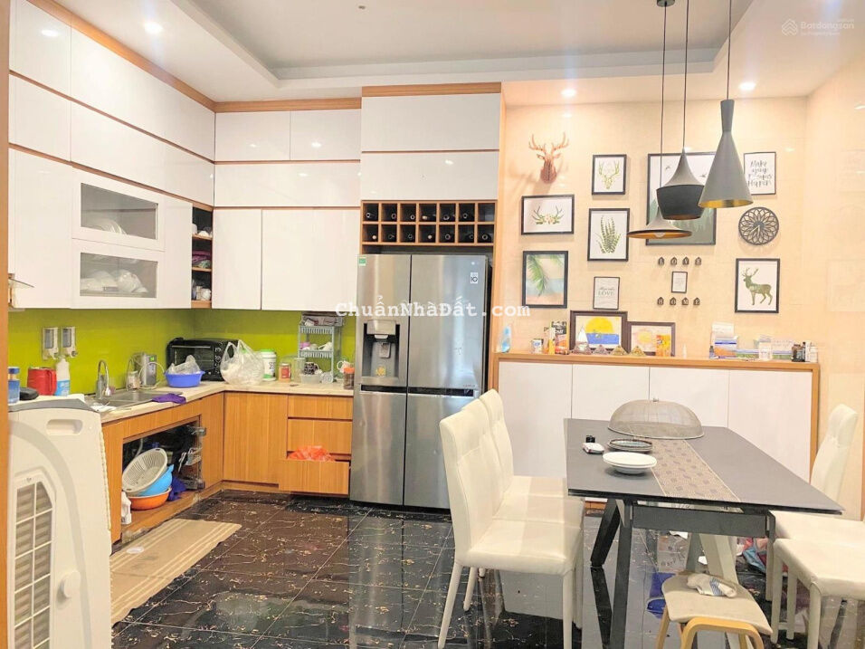 Bán nhà Giáp Bát - 50m ra phố - ô tô cách vài bước - nhà dân xây - full nội thất - 42m2 - 4,35 tỷ