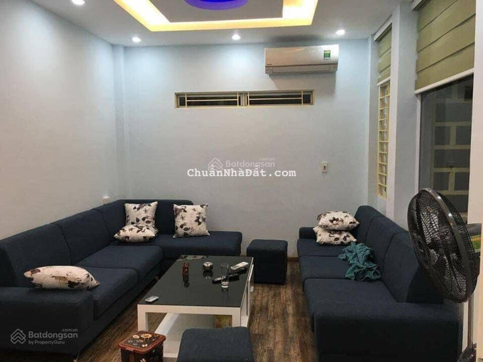 Bán nhà phố Kim Đồng - Giáp Bát - ngõ ba ngác đỗ cửa - ô tô đỗ 10m - kinh doanh - 42m2 - 4,9 tỷ