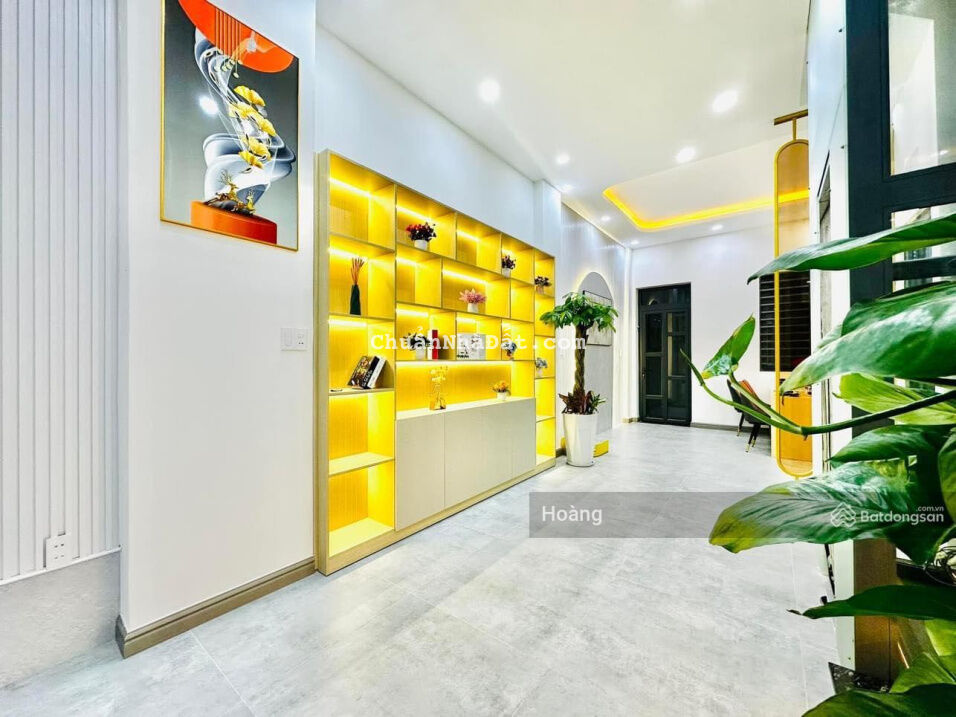 Bán nhà sổ đỏ chính chủ phố Vĩnh Hưng Hoàng Mai. DT 42m2 5T ô tô vào trong nhà ngõ thông 5,25 tỷ