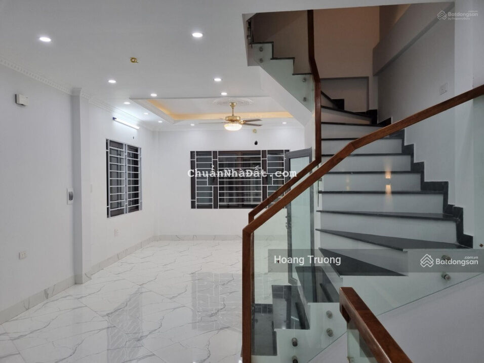 Bán nhà cổng trường Vinschool Times City, TP. Hà Nội - diện tích 47m2 giá 5.99 tỷ lô góc hai mặt