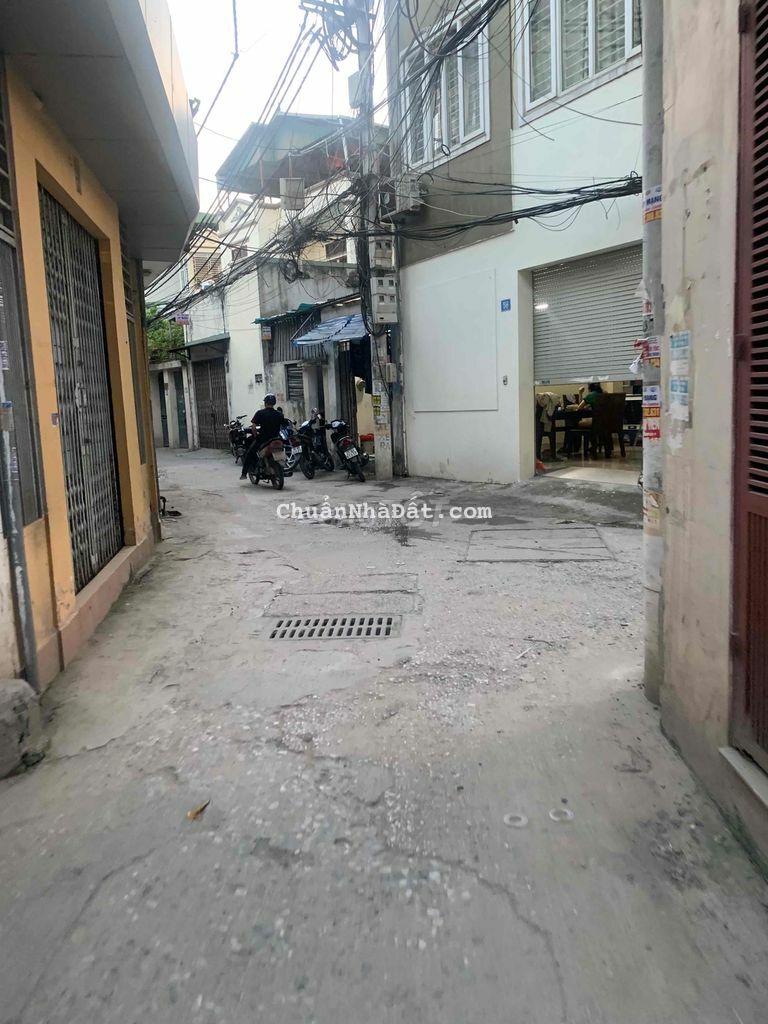 NHÀ MỚI XÂY 3 NĂM ĐẸP VỊ TRÍ THUẬN TIỆN PHỐ HOÀNG MAI OTO ĐỖ CỬA NHÀ MỚI XÂY 3 NĂM ĐẸP VỊ TRÍ THUẬN TIỆN PHỐ HOÀNG MAI OTO ĐỖ CỬA