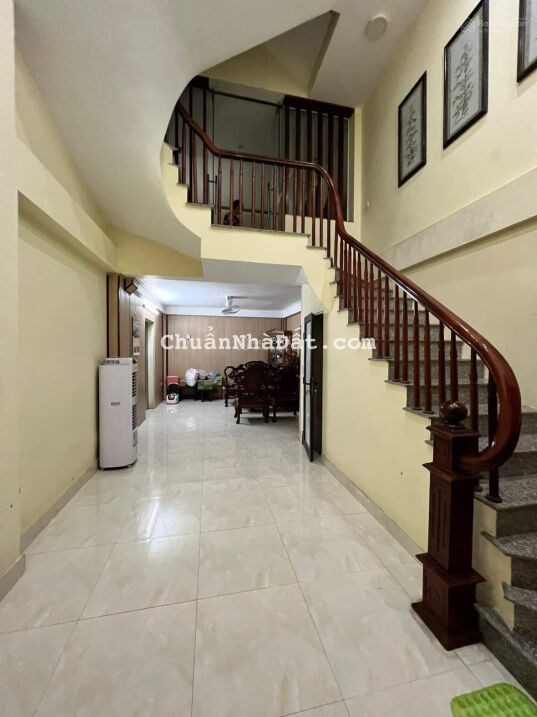 Bán nhà phố Kim Giang - lô góc - kinh doanh - ô tô - dân xây ở tỉ mỉ chắc chắn