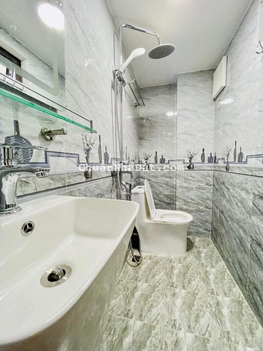 BÁN NHÀ PHỐ NGUYỄN ĐỨC CẢNH - LÔ GÓC 3 THOÁNG - Ô TÔ, KINH DOANH MẠNH - NGÕ THÔNG.GIÁ 6.X TỶ.