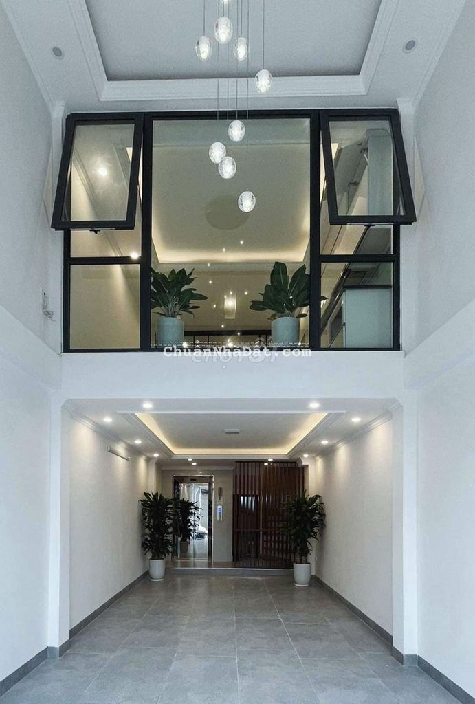 CỰC PHẨM HOÀNG MAI - GARA Ô TÔ7 CHỖ - THANG MÁY