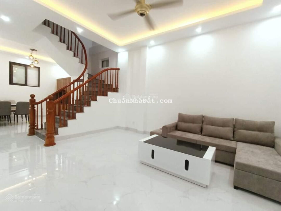 Chỉ 4.26 tỷ có nhà 52m2 tặng full nội thất, ô tô đỗ cổng ngõ rộng, thoáng - Bằng Liệt - HM - HN