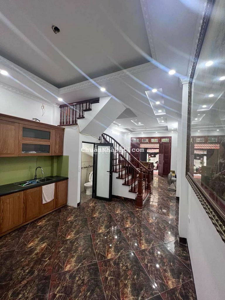 CỰC HIẾM - Ô TÔ 7 CHỖ ĐỖ - CHỦ QUAN CHỨC CHÍNH PHỦ