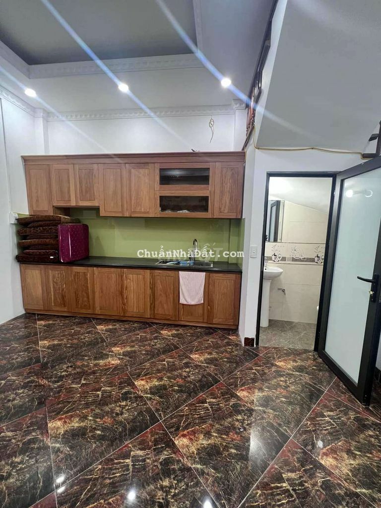 CỰC HIẾM - Ô TÔ 7 CHỖ ĐỖ - CHỦ QUAN CHỨC CHÍNH PHỦ