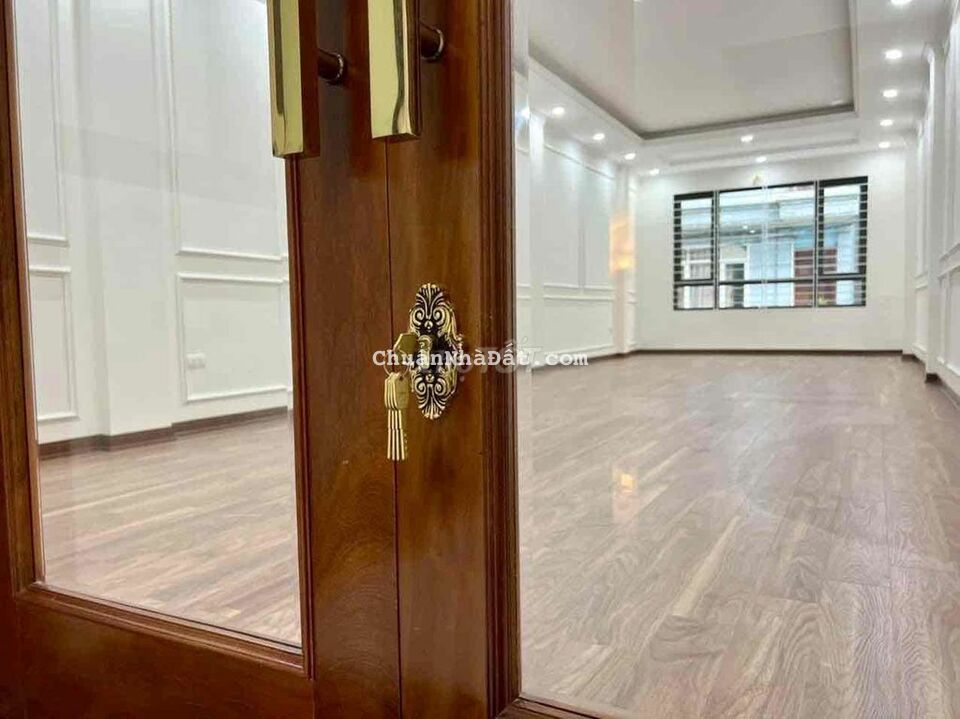 Đẹp như Ngọc Trinh! nhà Tân Mai oto tránh, gara oto- thang máy sđcc