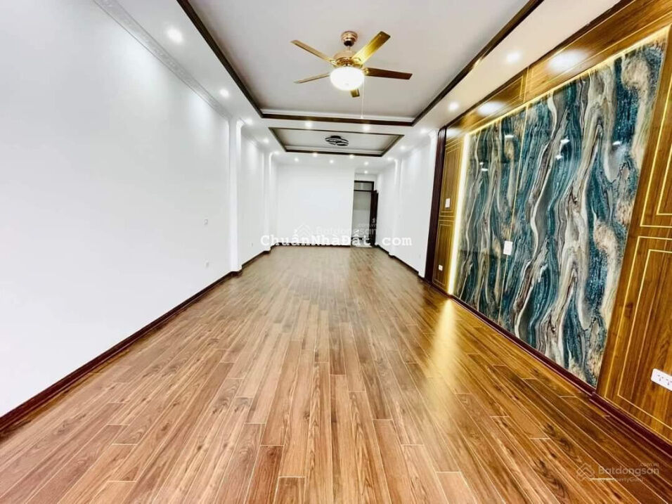 BÁN nhà khu vực phân lô, ô tô tránh, ô tô vào nhà