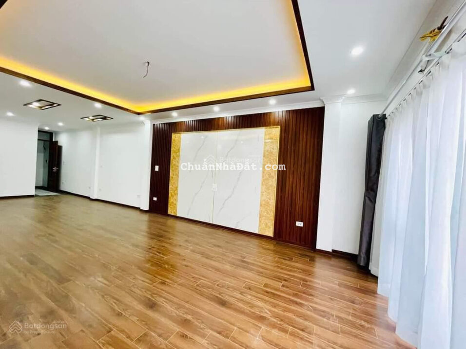 BÁN nhà khu vực phân lô, ô tô tránh, ô tô vào nhà