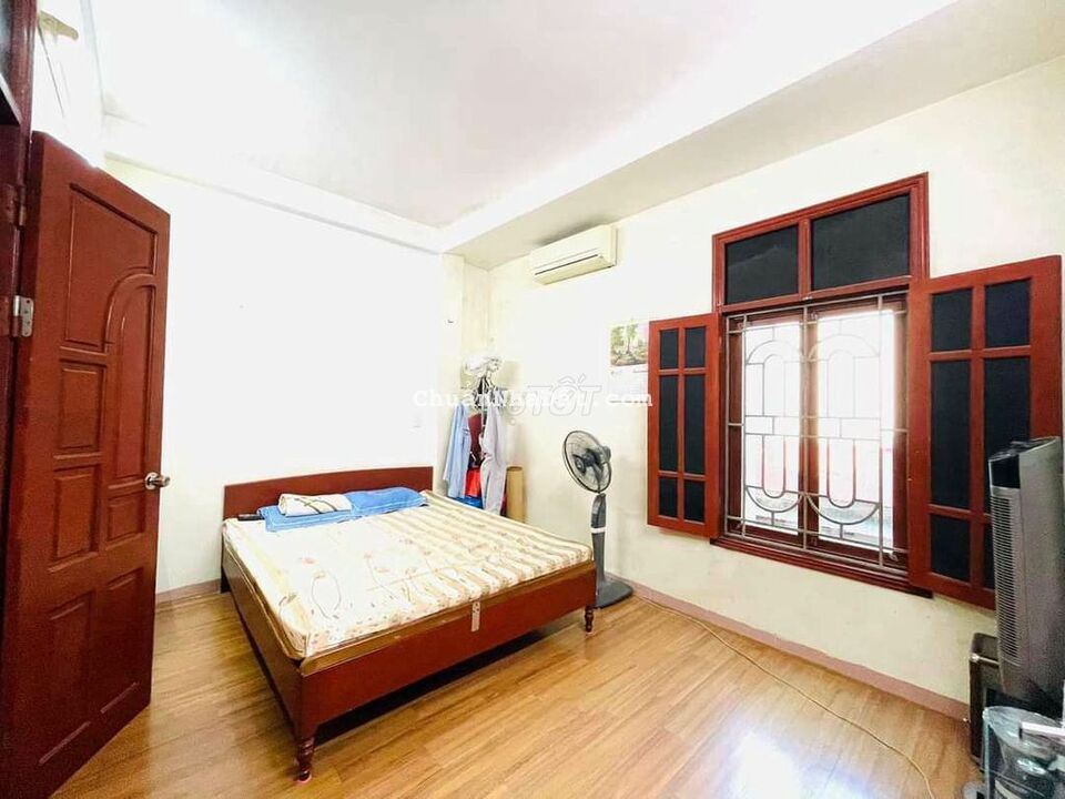 BÁN ĐẤT TẶNG NHÀ - Ô TÔ LÙI CỬA - SỔ HOA HẬU