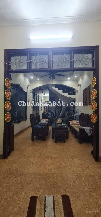 Bán nhà phố Định Công - ô tô đỗ cửa vào nhà - sân rộng thoáng - kinh doanh