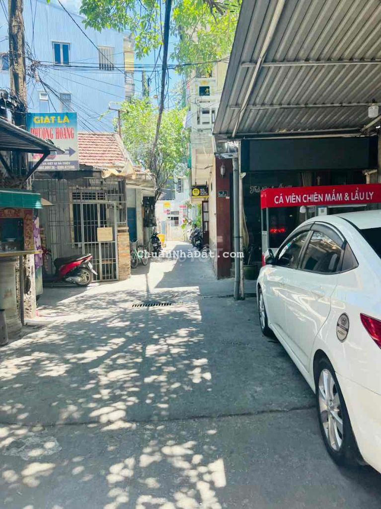 NHÀ 3 TẦNG KIỆT OTO BÀ TRIỆU, Chỉ 2,990 ty 50m2, gần BAR VEGAS