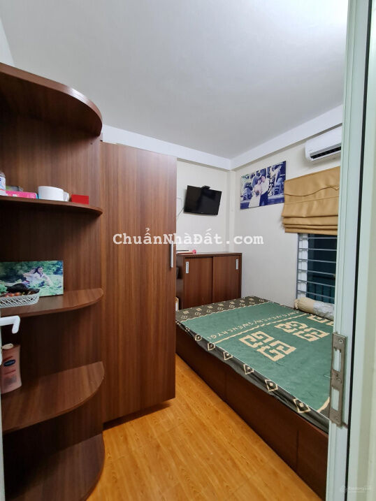 Chính chủ gửi bán căn nhà 31m2 xây 3 tầng gần ngay chợ La Cả, ô tô đỗ gần.