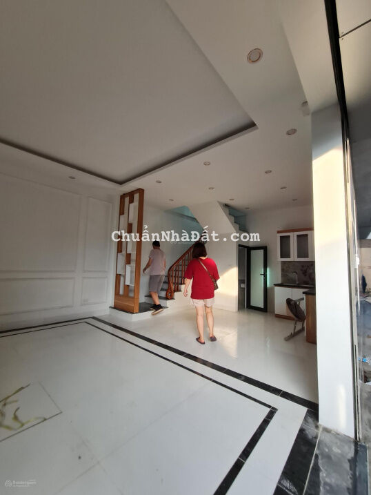 Bán căn nhà 31m2 xây 5 tầng tại La Nội, Dương Nội, Hà Đông ô tô đỗ cửa, gần sát ngay Aeon Mall.