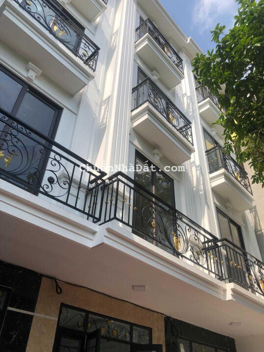 Siêu phẩm ô tô đỗ cửa 32m2 x 4 tầng, ngõ thông thoáng, gần trường chợ, giao thông thuận tiện