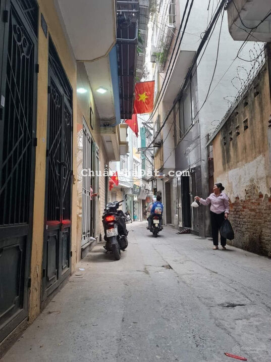 Nhỉnh 3 tỷ có ngay nhà lô góc thiết kế 5 phòng ngủ sát mặt phố Quang Trung, Hà Đông