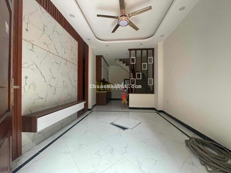 nhà 4 tầng 33 m  yên nghĩa hà đông . oto gần cửa