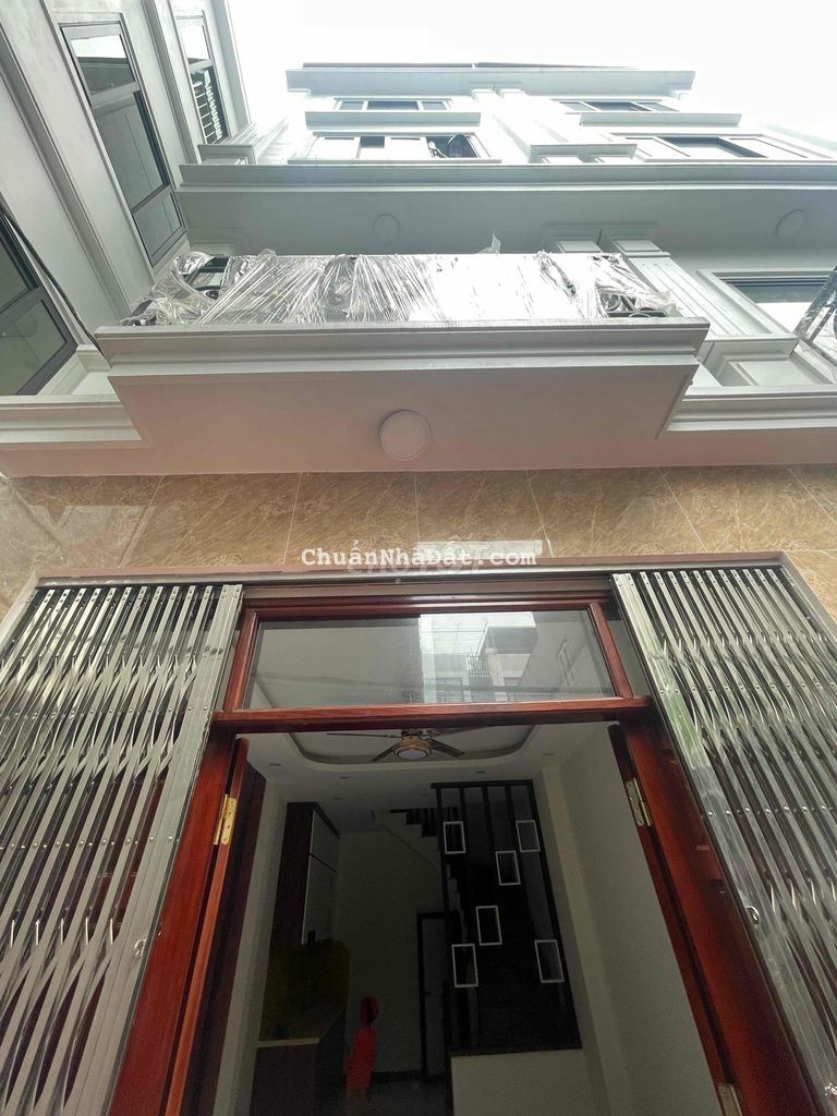 nhà 4 tầng 33 m  yên nghĩa hà đông . oto gần cửa