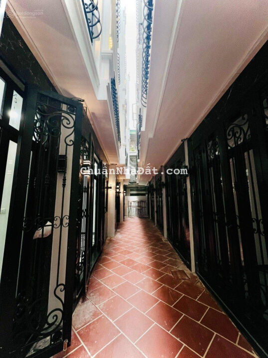 BÁN NHÀ RẺ NHẤT TRONG ĐÊ YÊN NGHĨA, CÁCH BẾN XE 300M, DT 33M2, 5 TẦNG, 10M RA ĐƯỜNG Ô TÔ,CHỈ 2.1 TỶ